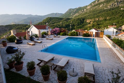 Carsko Selo Budva Blizikuce Soppp Villa in Sveti Stefan