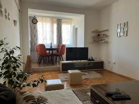 Communal lounge/ TV room, TV and multimedia, Living room, Seating area