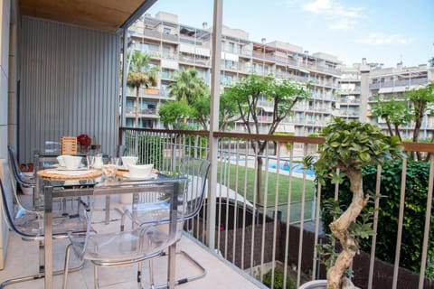 Balcony/Terrace, Garden view, Pool view