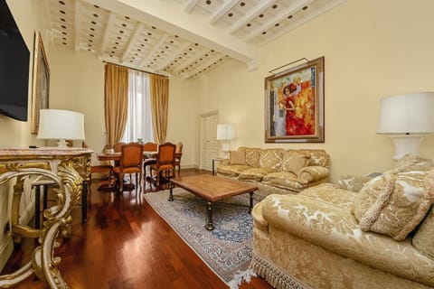Living room, Seating area, Dining area