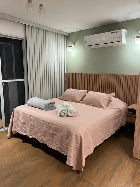 Cobertura Incrível, silenciosa e familiar com sala ampla, cozinha americana, 3 quartos, área gourmet, terraço aberto com churrasqueira e jacuzzi na Praia da Barra da Tijuca - Rio de Janeiro - apto inteiro só pra você Apartment in Rio de Janeiro