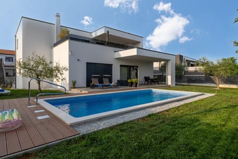 Garden, Swimming pool, Swimming pool