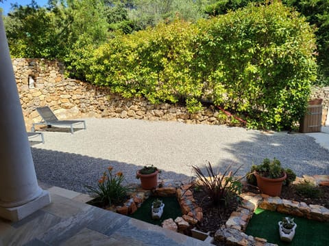 Garden view, Parking