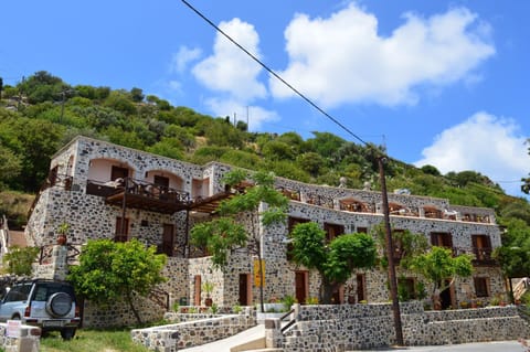 Property building, Day