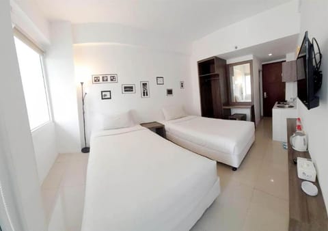 Bed, TV and multimedia, Bedroom, air conditioner