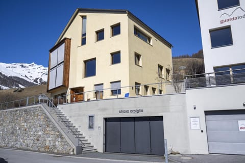 Property building, Facade/entrance, Off site