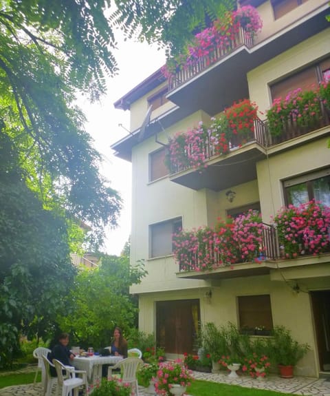 Property building, Spring, Garden, View (from property/room), Balcony/Terrace, Garden view
