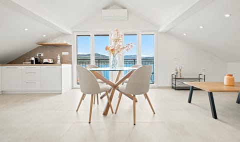 Dining area, Sea view
