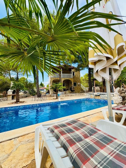 Patio, Day, Garden, Garden view, Pool view, Swimming pool, sunbed