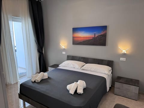 Bedroom, towels