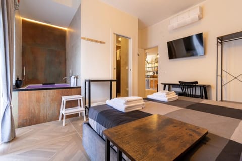 Photo of the whole room, Bedroom