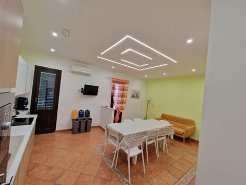 Kitchen or kitchenette, Living room, Seating area