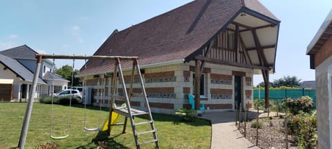 Property building, Day, Garden