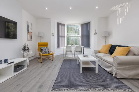 TV and multimedia, Living room, Dining area