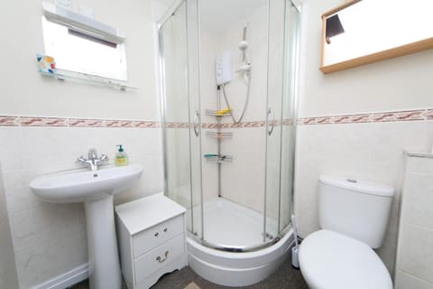 Dinerth Cottage Apartment in Wales