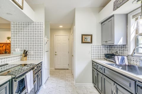 Lovely McCormick Home in Savannah Lakes Village House in Clarks Hill Lake