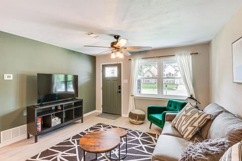 Walk to Lewisville Lake Dog-Friendly Texas Home House in Little Elm