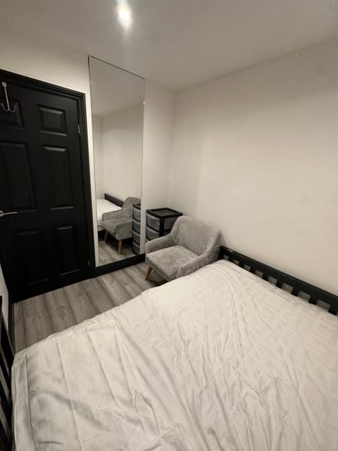Cozy double near Train Station Vacation rental in Birmingham