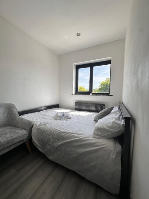 Cozy double near Train Station Vacation rental in Birmingham