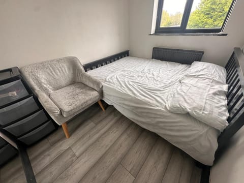 Cozy double near Train Station Vacation rental in Birmingham