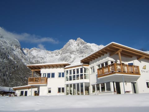 Property building, Facade/entrance, Winter