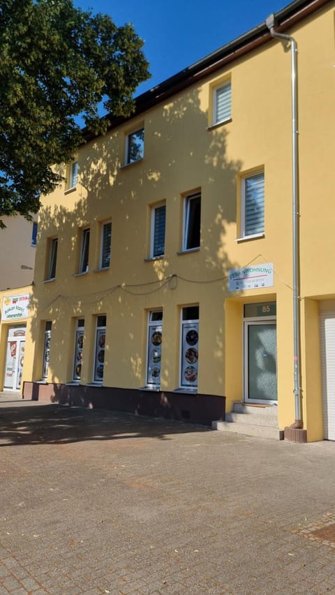 Property building, Facade/entrance, Day