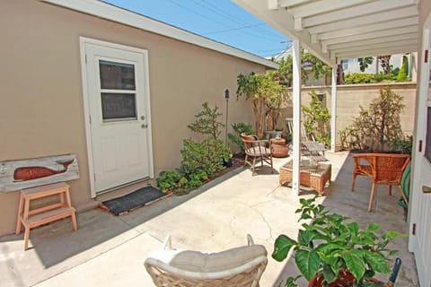 1009 W Bay House in Balboa Peninsula