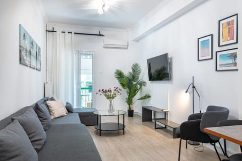 TV and multimedia, Living room, Seating area, air conditioner