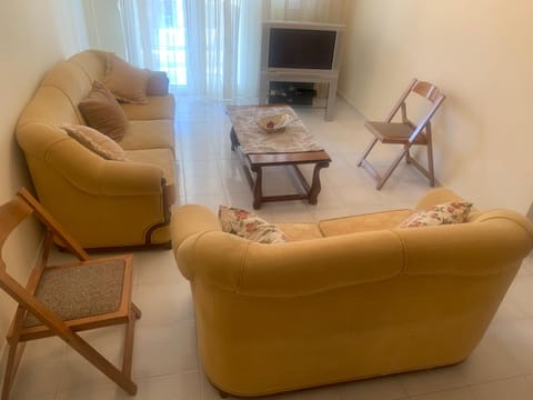 Communal lounge/ TV room, Living room, Evening entertainment