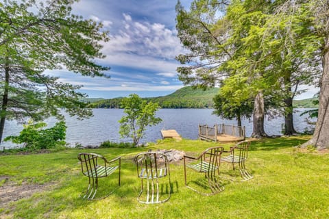 Lakefront Corinth Log Home Private Dock, Fire Pit House in Great Sacandaga Lake