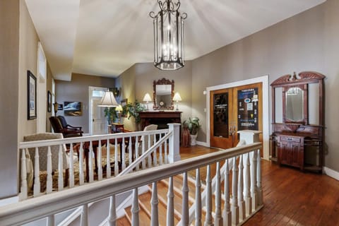 Brick Loft Penthouse on Main Apartment in Brevard