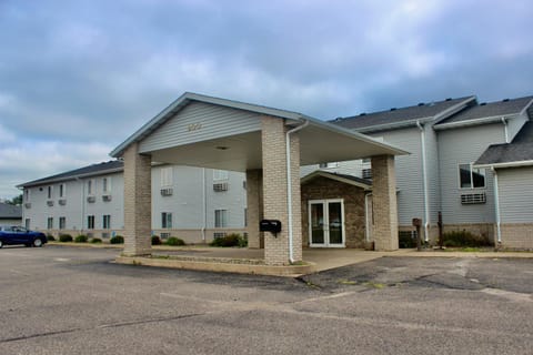 Property building, View (from property/room), Street view, Parking