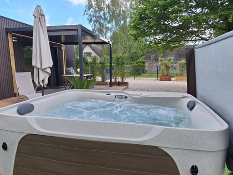 Hot Tub, Spa and wellness centre/facilities
