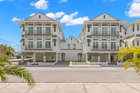 Property building, Day, Location, Parking