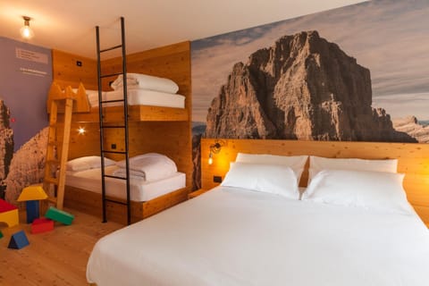 Natural landscape, Bedroom, bunk bed