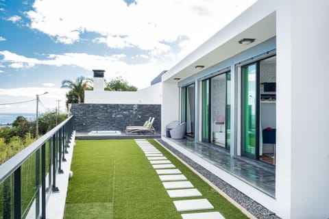 Garden, Garden, Hot Tub