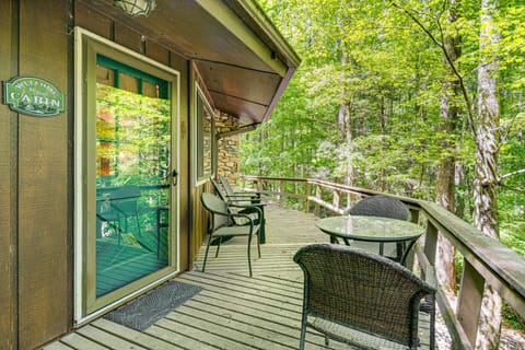 The Round House - Treetop North Carolina Cabin! Cabin in Laurel Park