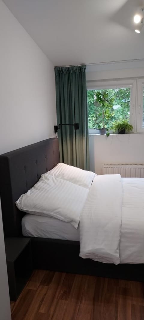 Bed, View (from property/room), Bedroom