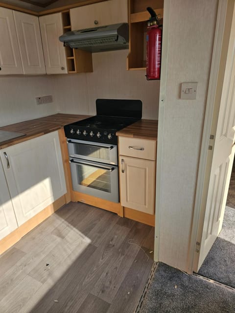 64 Whitehouse Apartment in Towyn