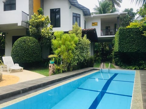 Property building, Day, Garden, Garden view, Pool view, Swimming pool, sunbed