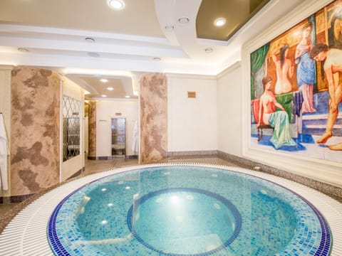 Property building, Hot Spring Bath, Hot Tub, Sauna, Steam room, Spa and wellness centre/facilities, Other, Business facilities, Decorative detail, Swimming pool, Entertainment, Family, Family
