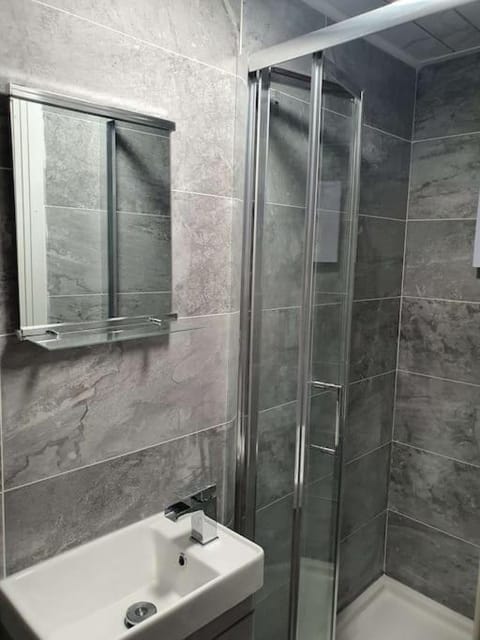 London-themed stylish apartment , near City Centre Apartment in Nottingham