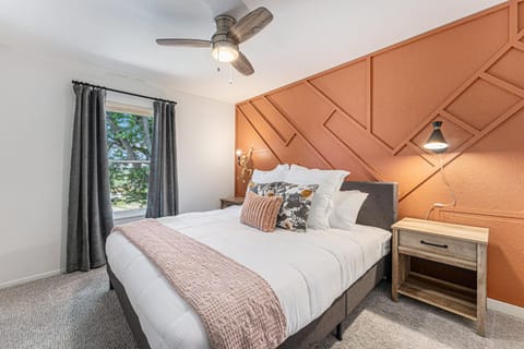 All-In-One Retreat Spa, Gym, Fun Room & Location! House in Westminster