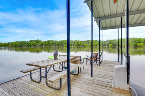 Lake of the Ozarks Cabin with Private Dock and Kayaks Cabin in Lake of the Ozarks