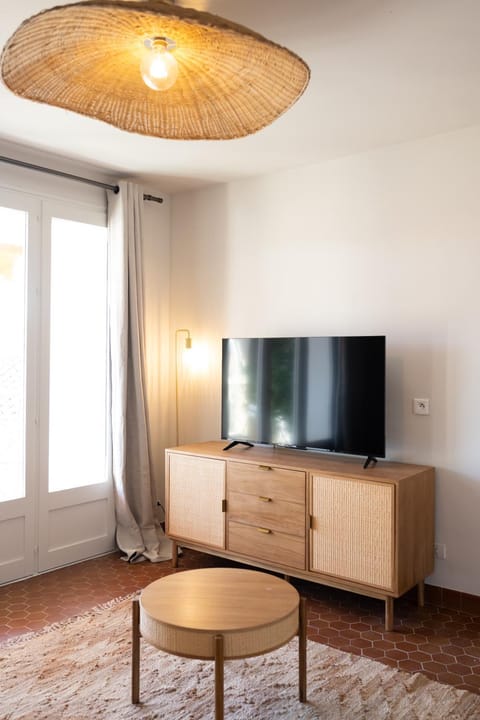 Communal lounge/ TV room, TV and multimedia, Living room