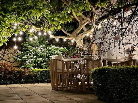 Sublime Luxury - Battery Point House in Hobart