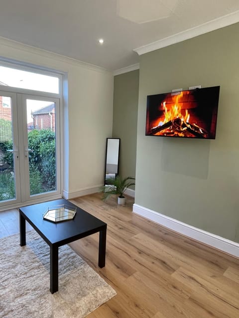 Communal lounge/ TV room, TV and multimedia, Evening entertainment