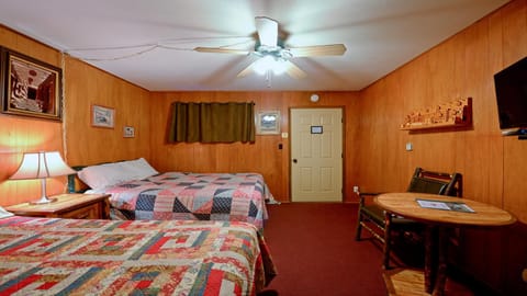Bed, TV and multimedia, Seating area, Bedroom, furniture
