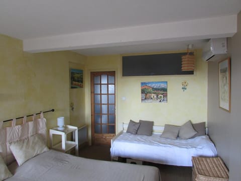 T3 spacieux face mer, climatisé, pour 4-6 pers avec parking - FR-1-803-3 Apartment in Le Lavandou