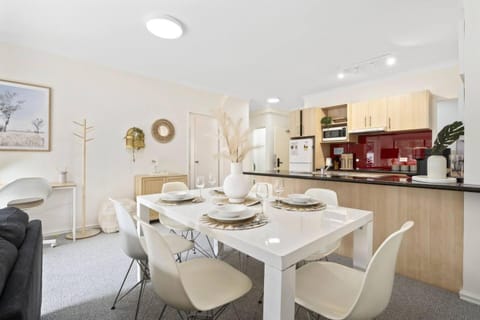 Decorative detail, Dining area